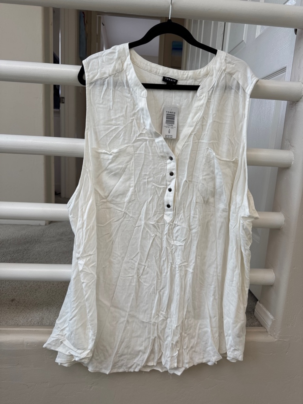 torrid White Sleeveless Henley Tank with Button Placket